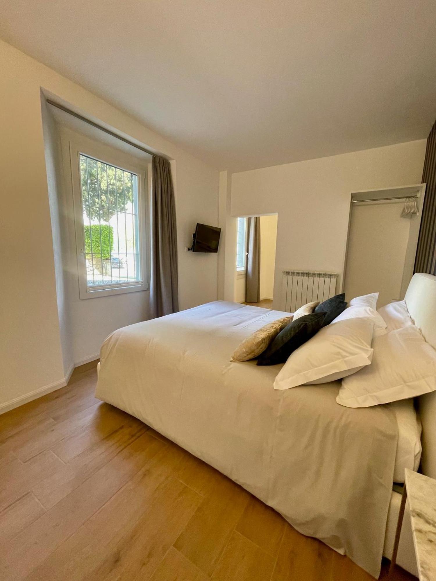 Hotel Baia Di Pare ヴァルマドレーラ エクステリア 写真
